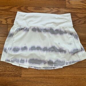 Lulu lemon Stylish White, Purple and Gray Women's tennis skirt.